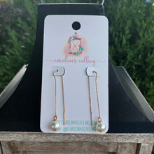 Load image into Gallery viewer, Rose Gold Pearl Threader Earrings